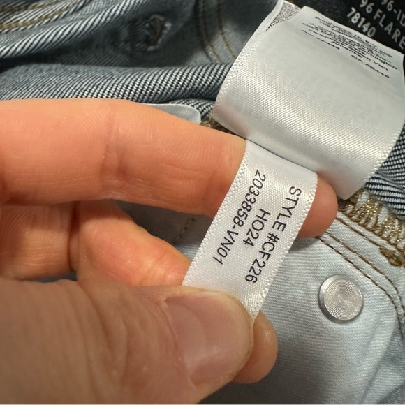 NWOT j crew resin rinse High-rise flare jean in 1996 semi-stretch - Picture 5 of 6